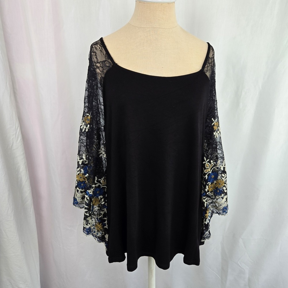 Akemi + Kin Anthropologie Womens Callista top embroidered Lace flutter sleeves M